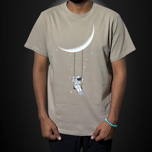SWINGING ASTRONAUT MOON T-SHIRT